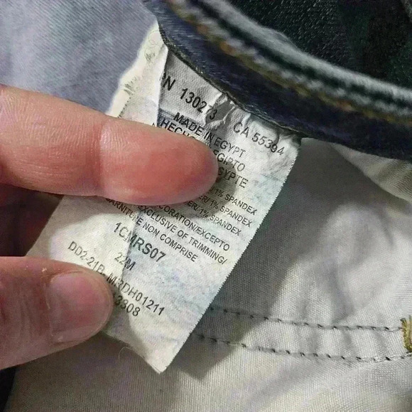 Lee plus size mid rise denim shorts! - Picture 3 of 5